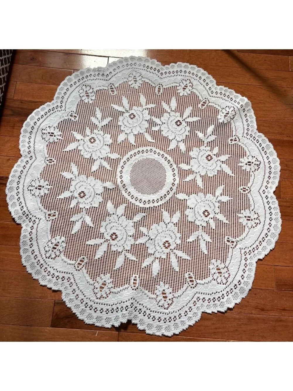 Elegant White Floral Lace Round Table Topper 30